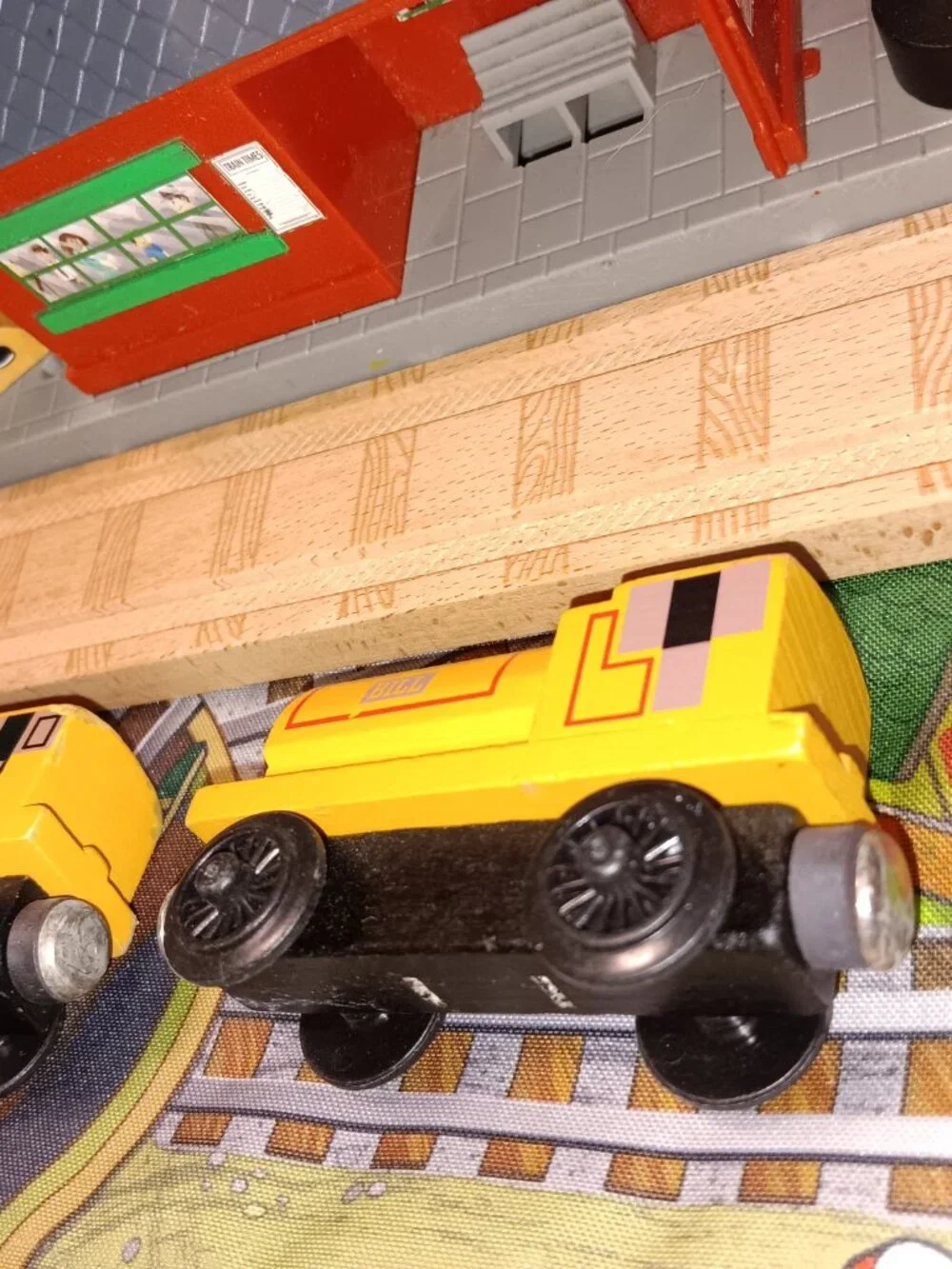 Thomas Wooden Railway Train Track Engine Bill and Ben Flat Magnet Staple